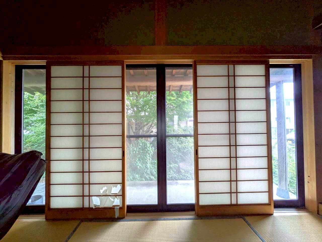 戸建て住宅の内窓設置と窓交換工事Before